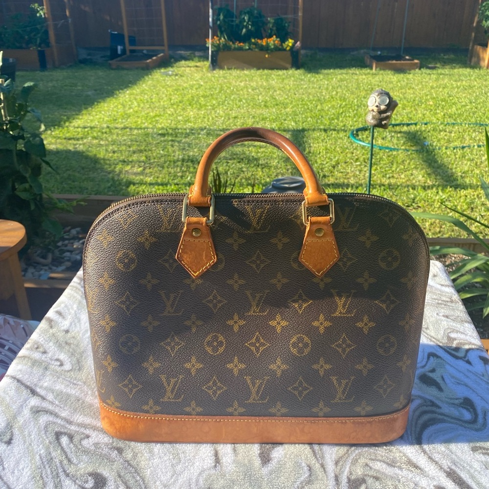 😘SOLD😜Louis Vuitton LV Hand Bag Alma  Browns